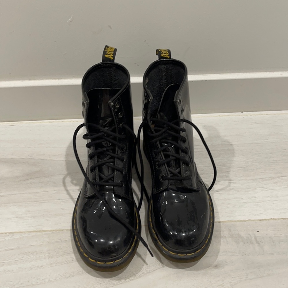 New black dr. Martens